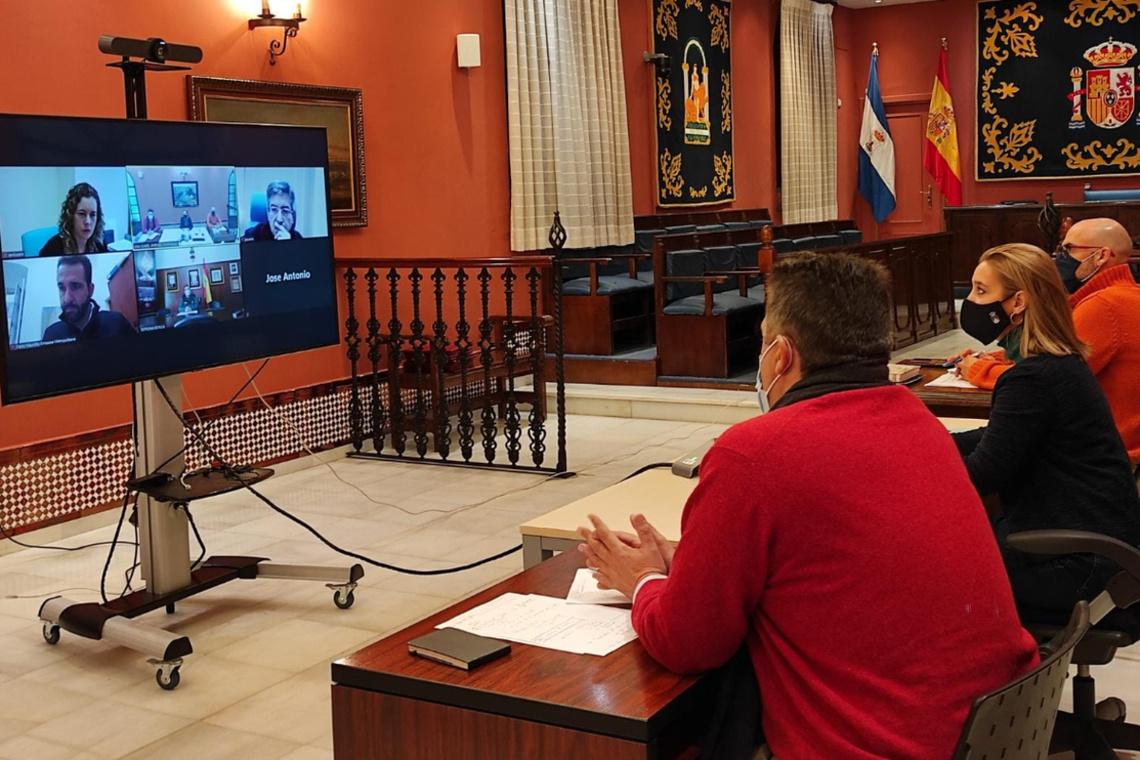 La alcadesa aborda la coordinación futura y las nuevas acciones en relación al río Guadaíra