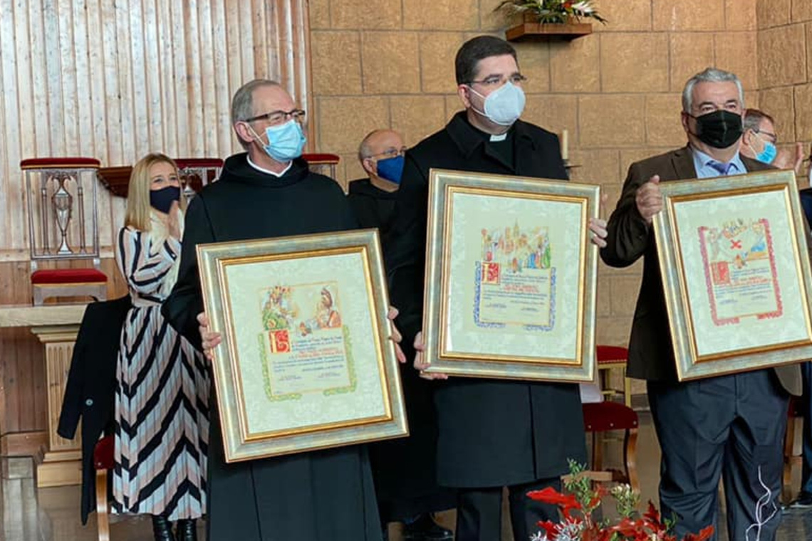 Entrega de las distinciones de Reyes Magos Honoríficos a Cáritas Arciprestal, San Juan de Dios y Cruz Roja