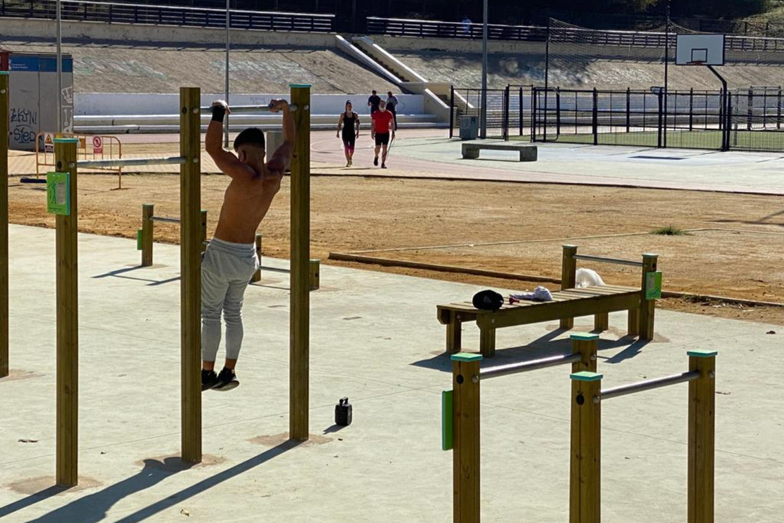 Dotación de elementos de gimnasia para el Polideportivo San Juan