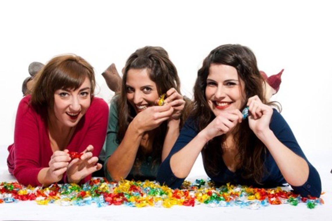 LLEGA AL RIBERAS DEL GUADAÍRA `CARAMELO´, UNA OBRA DIVERTIDA SOBRE EL REENCUENTRO DE TRES HERMANAS