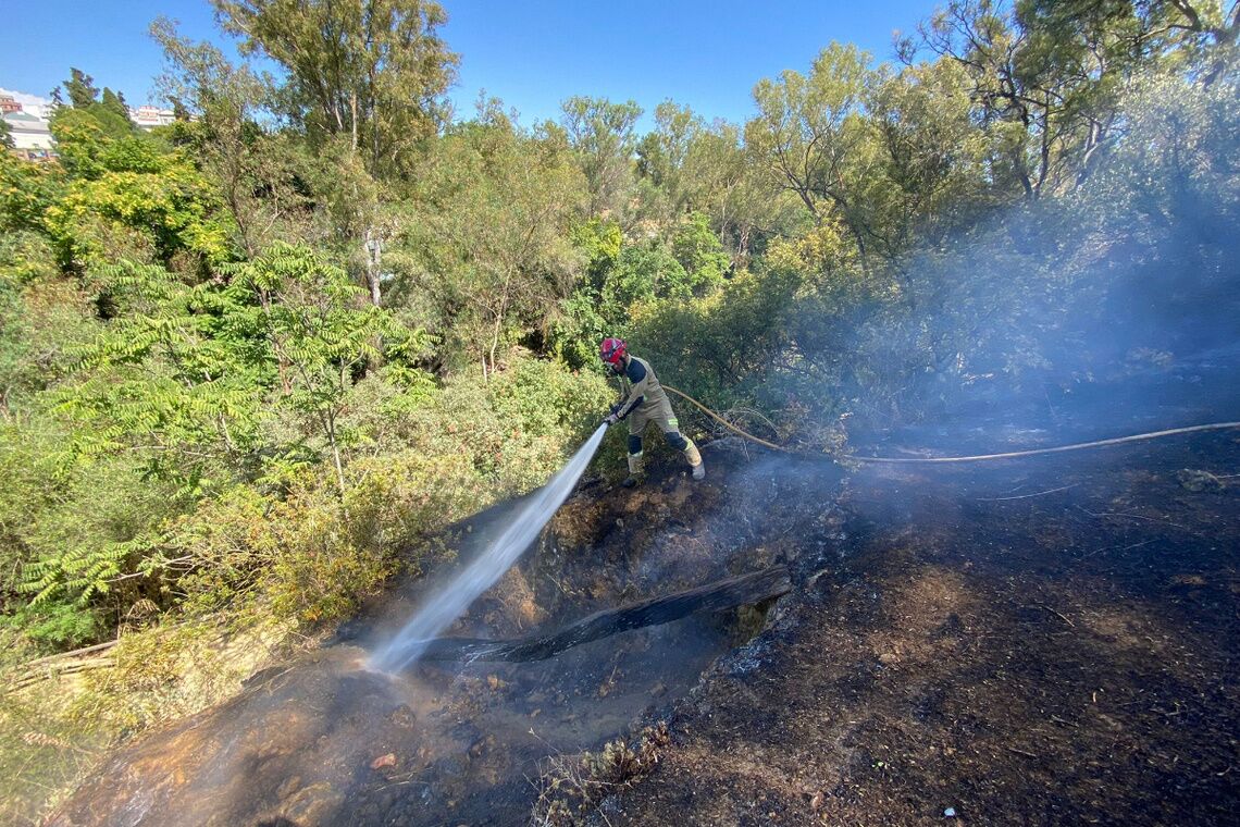 Extinguido el incendio declarado en la zona de Oromana, que solo ha afectado a hojarasca y matorral