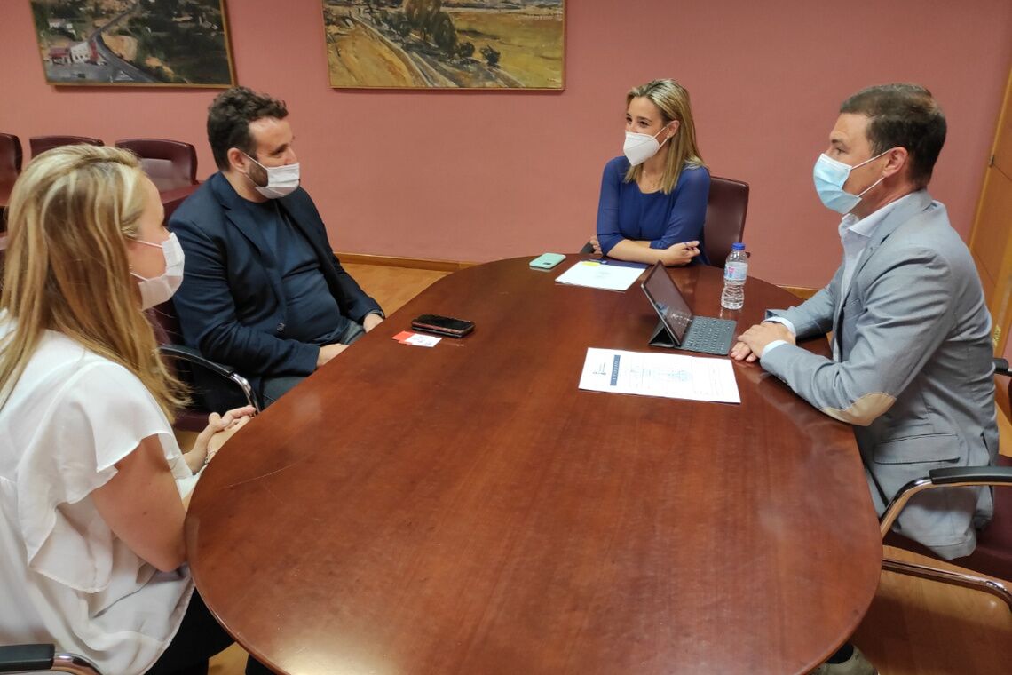 La alcaldesa de Alcalá destaca la apuesta por el empleo estable y de calidad de la empresa O-I Glass con una inversión de más de 30 millones de euros