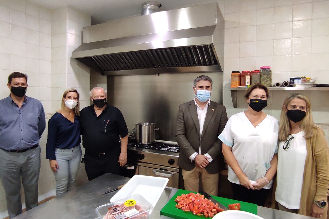 Ana Isabel Jiménez visita las instalaciones de la Asociación Nacional AFAR para conocer la culminación del proyecto solidario “La Caridad se cocina con amor” de la Obra Social del Soberano Poder