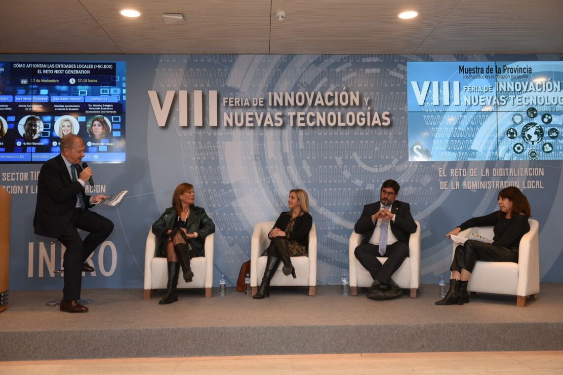 La alcaldesa de Alcalá de Guadaíra, Ana Isabel Jiménez aborda el nuevo modelo de ciudad impulsado por los Fondos Next Generation en la Feria de la Innovación