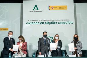 La alcaldesa de Alcalá firma con el Ministerio de Vivienda y la Junta el acuerdo para la segunda fase de viviendas en alquiler asequible en la Avenida Santa Lucía