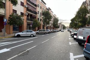 Nuevo ordenamiento del aparcamiento público en c/ Escultora la Roldana