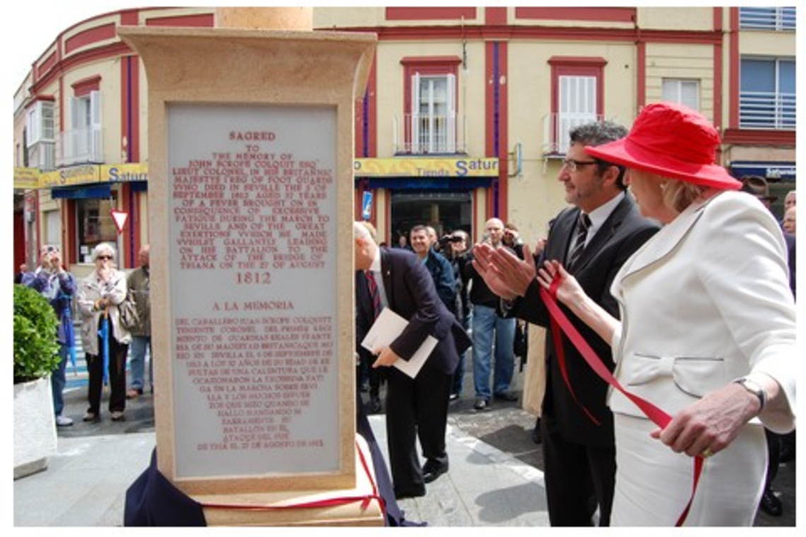 ALCALÁ HOMENAJEA CON UN MONUMENTO AL CORONEL DEL QUE TOMA NOMBRE EL CONOCIDO CRUCE DE LA CRUZ DEL INGLÉS