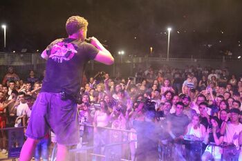 Arkano hizo vibrar a la juventud en Alcalá de Guadaíra