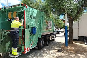 La empresa municipal Aira pone en marcha una campaña de recogida puerta por puerta en comercios y restaurantes de Alcalá
