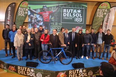 La vuelta ciclista Andalucía Ruta del Sol se presenta desde Alcalá de Guadaíra