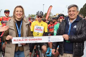 Fiesta deportiva de primer nivel con la salida de la 3º etapa de vuelta ciclista a Andalucía