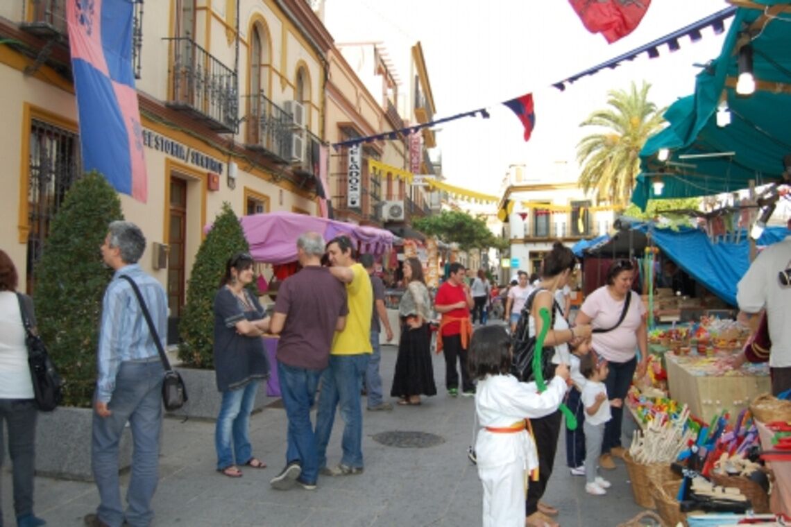 Espectáculos circenses, cetrería, paseos en camello y mercado medieval este fin de semana