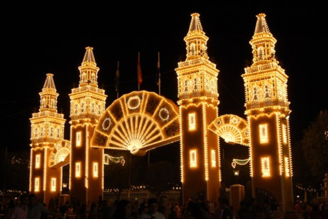 MILES DE ALCALAREÑOS DAN LA BIENVENIDA A LA FERIA 2012