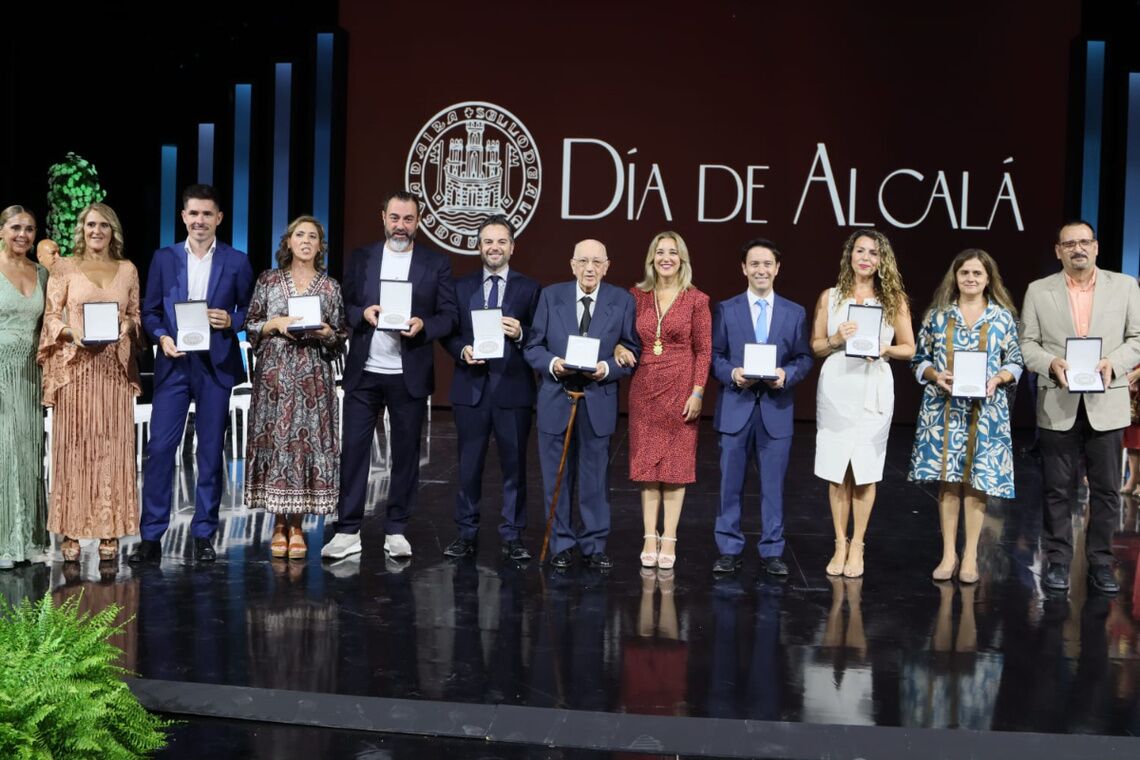 Reconocimientos por su aportación a la ciudad de personas y entidades en la celebración del “Día de Alcalá”