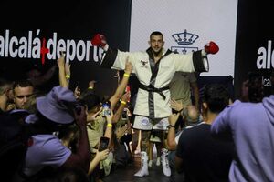 El alcalareño Óscar `Toro´ Díaz se proclama Campeón de Europa de boxeo
