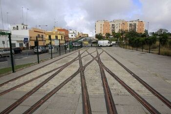 El Ayuntamiento exige a la Junta que cumpla los plazos a los que se comprometió para la finalización del tranvía