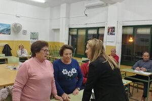 El Ayuntamiento apoya la educación de los mayores con ayudas económicas para el desarrollo de actividades en los Centros de Educación de Adultos