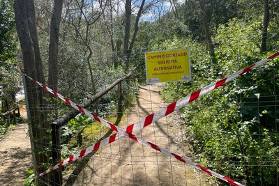 Caminos del Monumento Natural cortados al paso por seguridad y para reparación