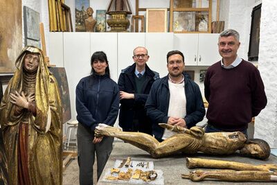 El taller de restauración de Mónica Ruiz recuperará el esplendor de dos tallas religiosas del patrimonio alcalareño
