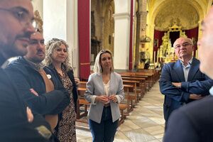 El Ayuntamiento impulsa la conservación y renovación de la iluminación artística de la Iglesia de Santiago el Mayor