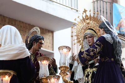 Un cortejo lleno de singularidades en la tarde luctuosa del Viernes Santo