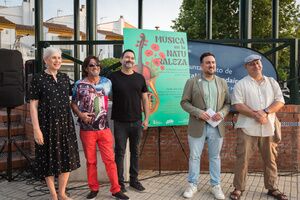 Arbonaida llenó de la mejor música andaluza y contemporánea la Plaza Conde Colombí con su concierto “Puñalaítas Musicales”