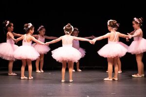 El teatro Gutiérrez de Alba se viste de gala esta semana para las clausuras  de los talleres de la Universidad Popular