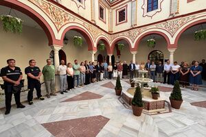 Minuto de silencio en señal de duelo por el fallecimiento de los dos trabajadores en el accidente laboral