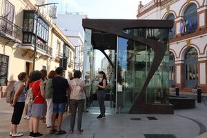 Mayores de Alcalá disfrutan de una visita guiada con los talleres del Centro Cívico Cultural Sur