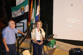 La convivencia de alcalareños y extremeños enriquece la comunidad desde hace más de 30 años