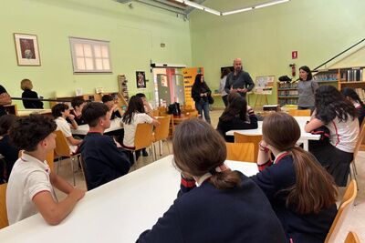 La Biblioteca de Alcalá incluye la celebración del 24 de octubre en su programa de animación a la lectura para todas las edades