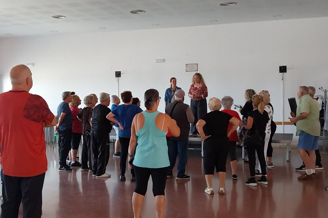 El Ayuntamiento de Alcalá anima a la población a inocularse contra la Gripe y la Covid con reuniones de sensibilización y facilitando la instalación para las vacunaciones sin cita previa