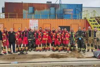 Los bomberos de Alcalá de Guadaíra profundizan en su formación especializada en extinción de incendios