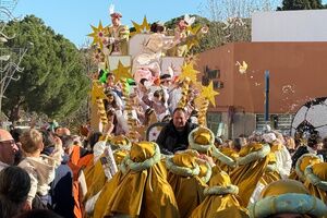 El color y la alegría del barrio de las Beatas el 6 de enero