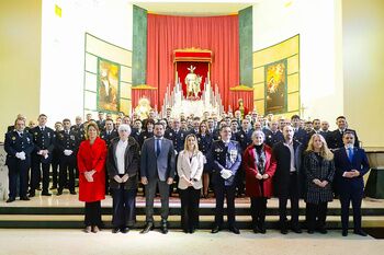 La alcaldesa preside la solemne misa en honor a la Policía Local ante su Patrona Ntra Sra de la Oliva