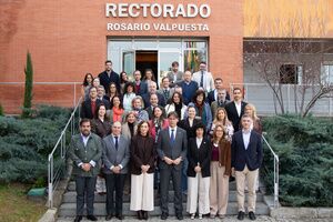 La delegada de Empleo de Alcalá participa en la X Feria del Empleo y Emprendimiento de la UPO destacando el impulso  para los jóvenes hacia el mercado laboral