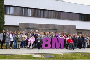 Alcalá llama a afrontar los retos actuales de la Igualdad en el manifiesto por el 8M