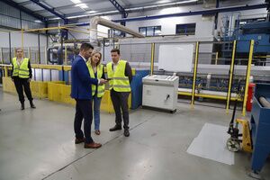 La alcaldesa elogia la apuesta del empresariado por la excelencia para el fortalecimiento del tejido industrial