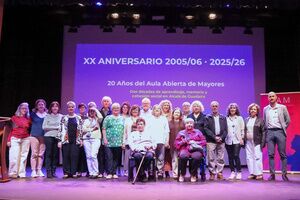 El Aula Abierta de Mayores celebra su XX Aniversario con una gala repleta de recuerdos y emociones