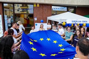 ​La Casa de la Juventud se llena de jóvenes para celebrar el Día de Europa y reivindicar la defensa de la paz de los países de la Unión