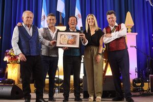 El espectáculo`Alcalá canta por Sevillanas´ cierra los conciertos de Preferia en la Caseta Municipal