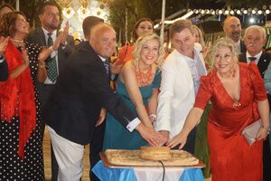 Alcalá vive este jueves la primera jornada de Feria tras el encendido del alumbrado