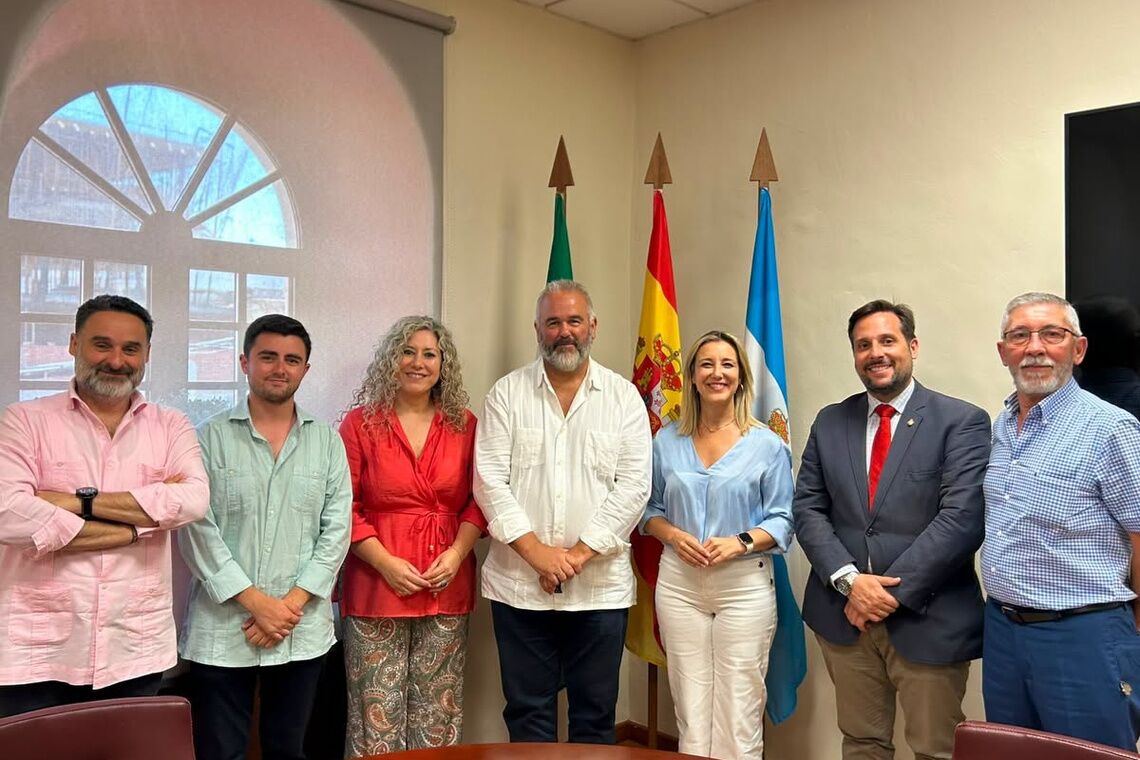 El Ayuntamiento muestra su apoyo a los actos del 75 Aniversario Fundacional de la Hermandad del Dulce Nombre