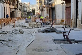 La segunda fase de las obras de la calle La Mina y la Plaza del Cabildo avanza según lo previsto