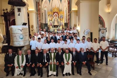 El Real Betis Balompié visitó hoy a la patrona de Alcalá de Guadaíra, María Santísima del Águila Coronada