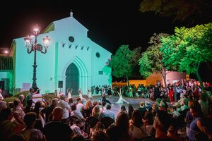Noche de San Miguel llena de público en el corazón del Castillo