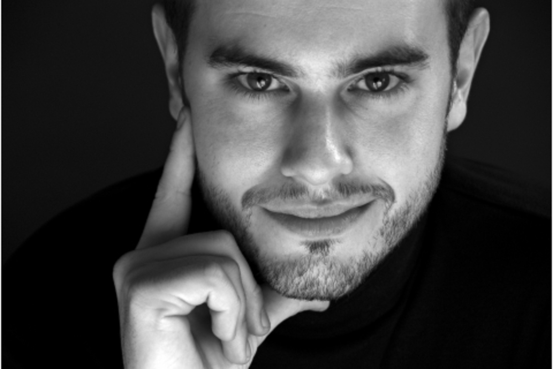 JORGE BLASS LLEGA AL TEATRO AUDITORIO RIBERAS DEL GUADAÍRA CON EL ARTE DE LA MAGIA